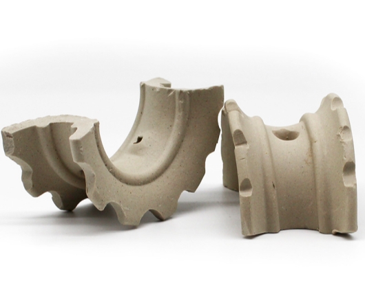Detailed explanation of the structure and design characteristics of ceramic saddle ring packing.